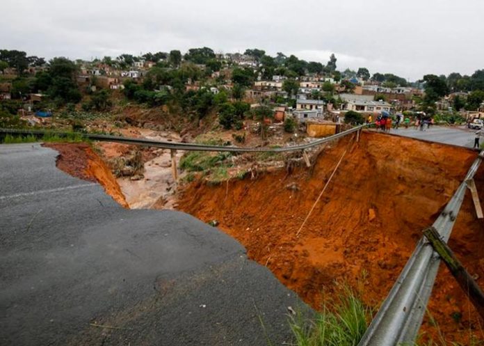 Sudáfrica evalúa daños causados por inundaciones que dejaron 443 muertos