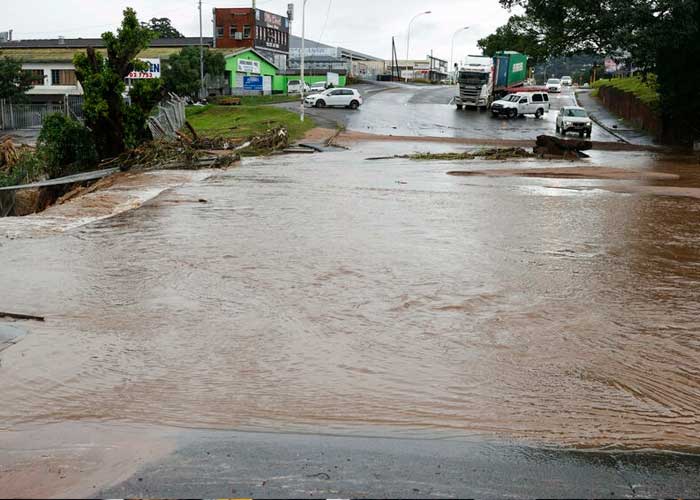 Lluvias torrenciales e inundaciones en Sudáfrica dejan 45 muertos 