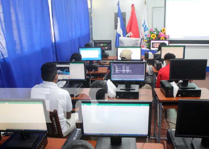 Nuevo laboratorio en el centro tecnológico de Bluefields