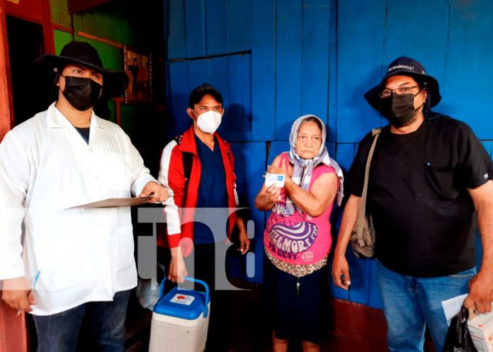 Pobladores del barrio Isaías Gómez, Managua inmunizados contra el COVID-19