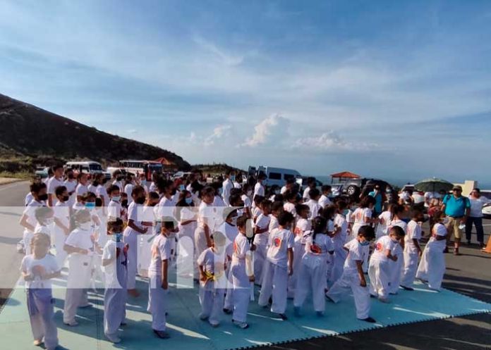 Realizan exhibición de Taekwondo en el Volcán Masaya