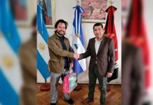Artista plástico visitó la embajada de Nicaragua en Argentina