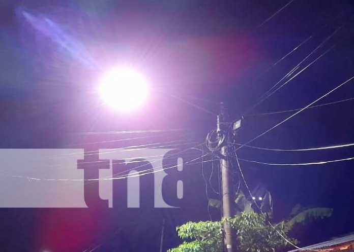 Enatrel restaura sistema de luminarias en 5 barrios de la ciudad de Matiguás