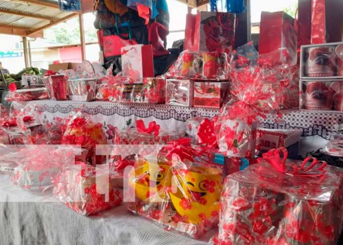 Feria con precios especiales en productos para mamá en Río San Juan