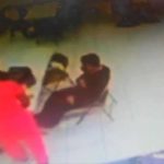 Madre golpea a un niño en Florida