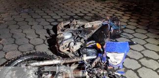 Motociclista fallece tras estrellarse contra camioneta en Managua