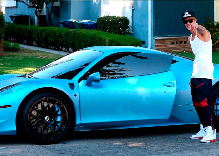 Ferrari le prohíbe a Justin Bieber comprar sus autos