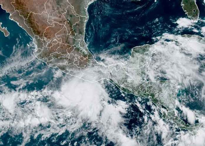 Ciclón Agatha pierde fuerza y se depone a tormenta tropical en México