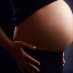 ¡Video! Oficiales de EEUU balean a una mujer embarazada