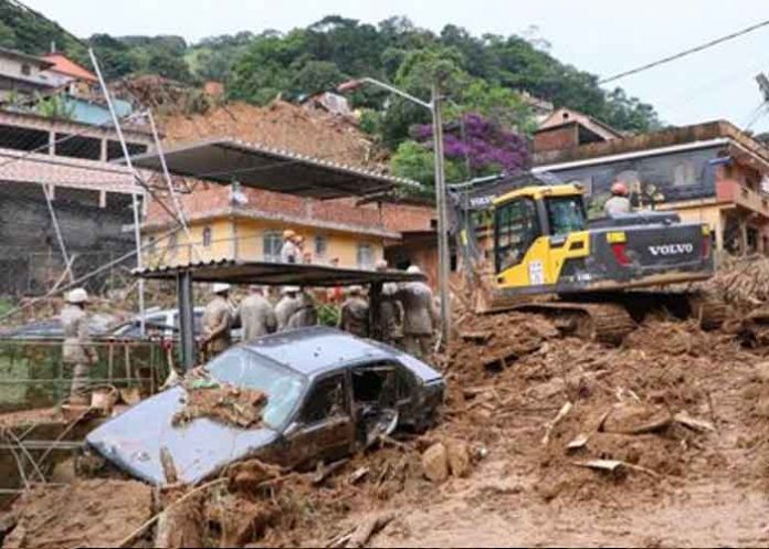 Fuertes lluvias en Brasil asciende a 100 las personas fallecidas