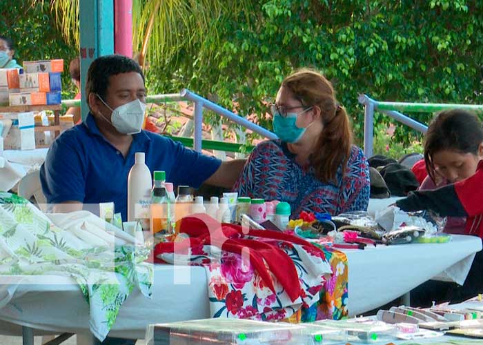 Managua: Parque de ferias abarrotado por familias capitalinas