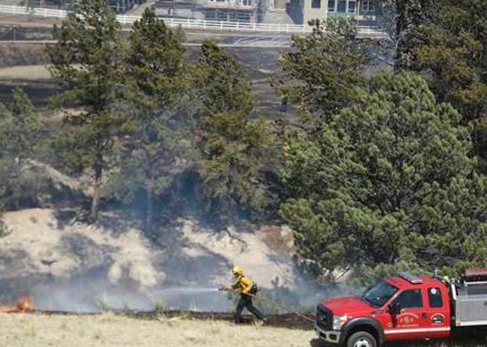 Bomberos de Estados Unidos, combaten incendio en Nuevo México