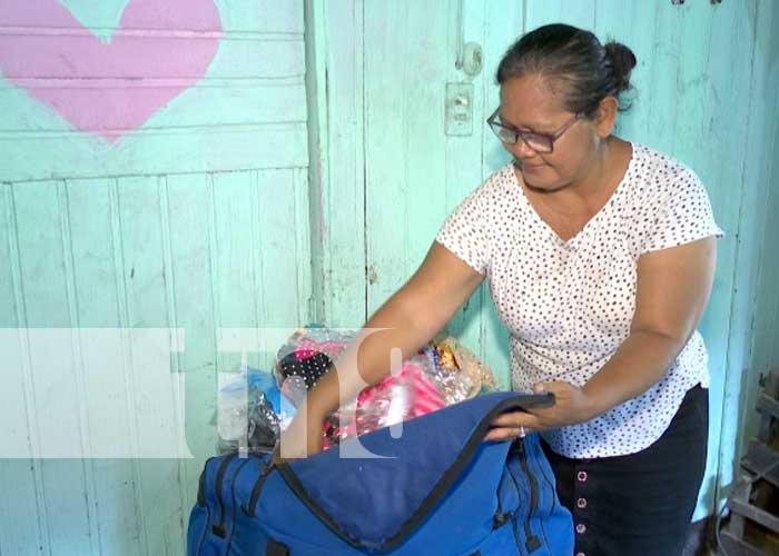 "Toda una vida en la venta de ropa"; Crónica Tn8 premia a Madre capitalina