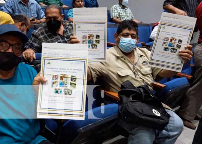 Entregan títulos de propiedad a retirados del ejercito y Ministerio del Interior en Nicaragua