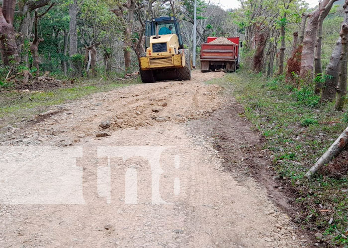 Avanzan rehabilitaciones de caminos en Matiguás 