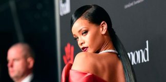 Rihanna, convertida en una diosa de mármol en la gala MET 2022