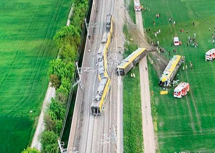 Descarrilamiento de tren en Austria dejó un muerto y 13 heridos