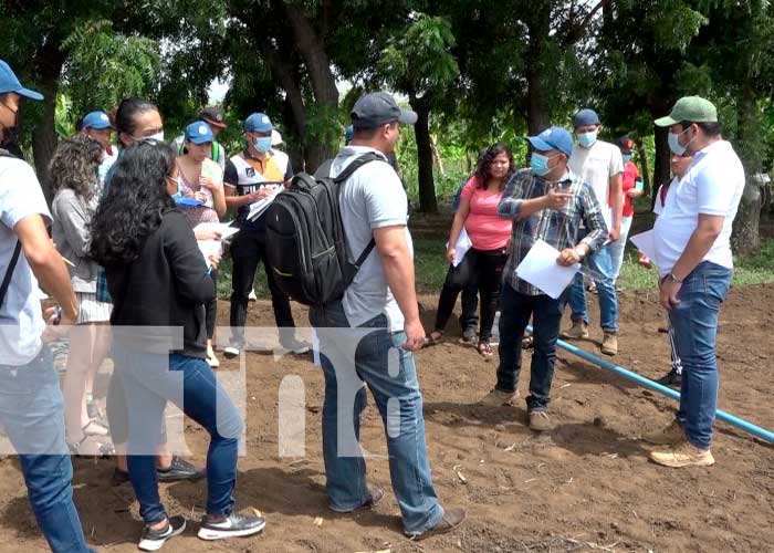 Estudiantes que forman parte de la Universidad en el Campo en Nicaragua