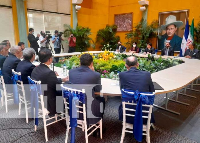 Reunión de la delegación iraní con autoridades de Nicaragua