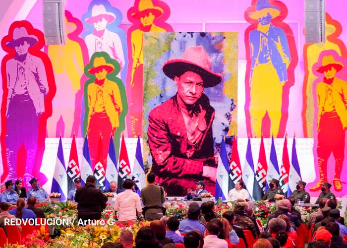 Presidente Daniel Ortega en acto por el 127 aniversario del natalicio del General Sandino 