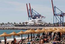 Arrestan a tres hombres por violación grupal en una playa de España