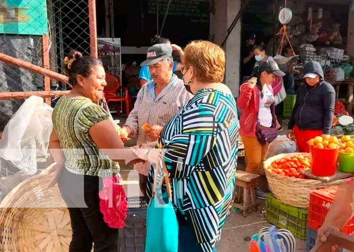 Mercado de Jinotepe con feria de descuentos por las madres 