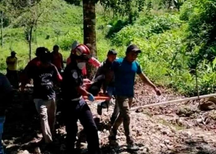 ¡Trágico! Alud de lodo mató a dos niños y a una mujer en Guatemala