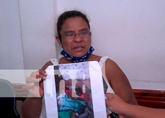 Mujer solicita ayuda para su hijo accidentado en Managua