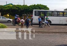 Escena del accidente con bus de transporte colectivo en Managua