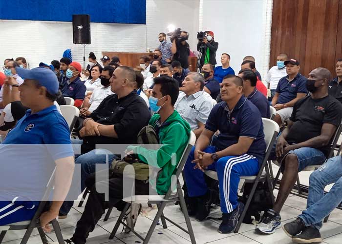 Taller sobre inteligencia emocional para promotores deportivos en Managua