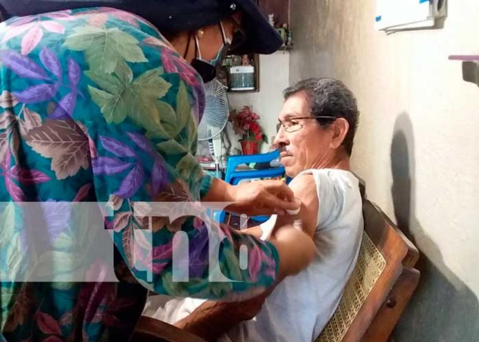 Jornadas de vacunas voluntarias contra COVID no se detienen en Managua