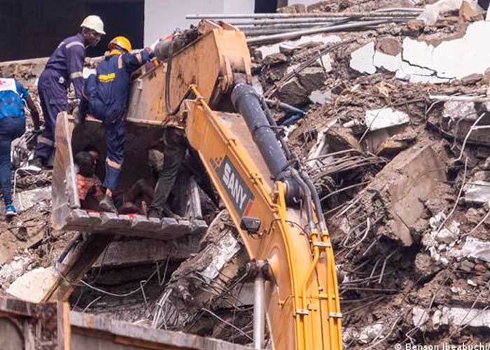 ¡Tragedia en Nigeria! Ocho personas murieron tras el derrumbe de edificio