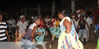 Baile caribeño de Los Legandarios de Old Banck