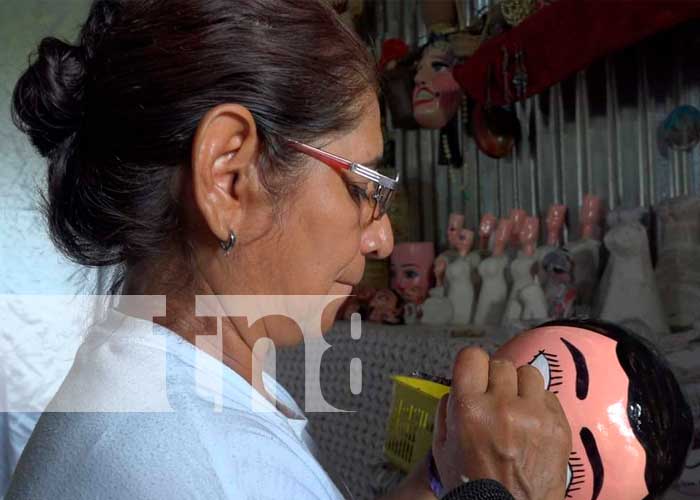 Taller de artesanías y rescate de tradiciones en León