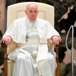 ¡Polémico! El Papa dice que la Iglesia no rechaza a homosexuales, fieles sí