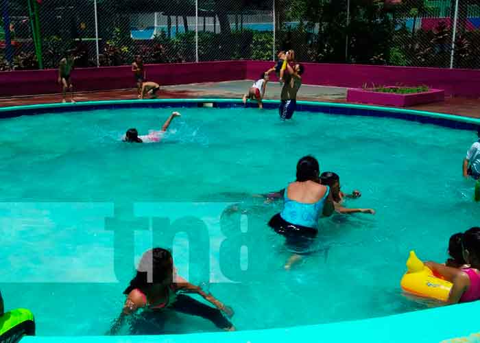 Las piscinas como opción ante ola de calor que se vive en Nicaragua