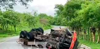 El camión tipo rastra pertenece a la empresa maderera Nordic, ubicada en la comunidad La Embajada en Boaco y se dirigía a Managua.