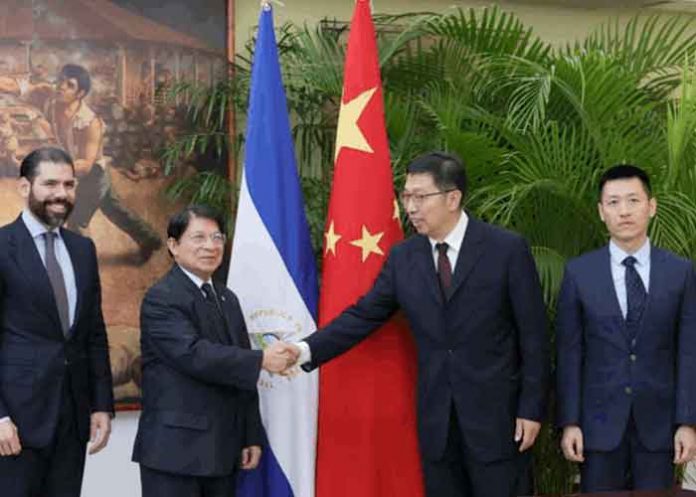 Embajador de República Popular China presenta copias de estilo en cancillería de Nicaragua