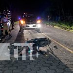 Jalapa: Motociclista y acompañante lesionados al impactar contra camioneta