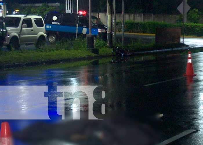 Motociclista fallece al ser embestido por una camioneta en la carretera a Masaya