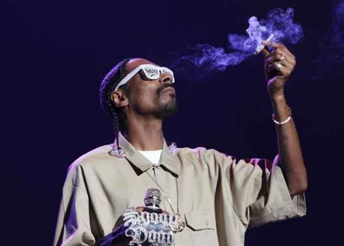 ¡Se premió! Snoop Dogg paga 50 mil dólares por 'enrolar su churro'