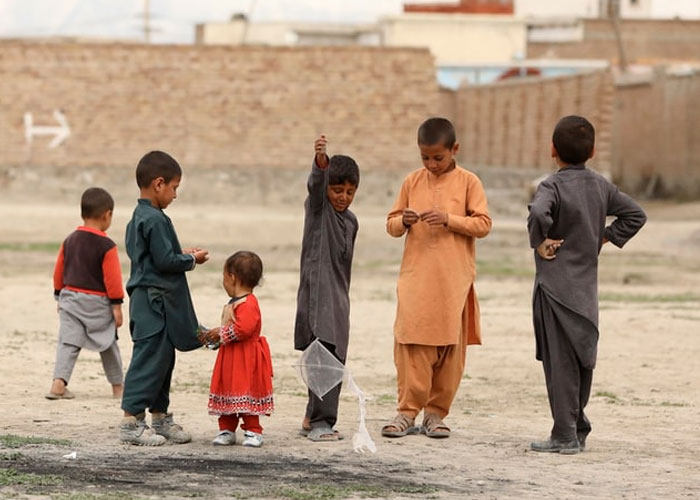 Reportan 121 niños fallecidos tras sismo en Afganistán