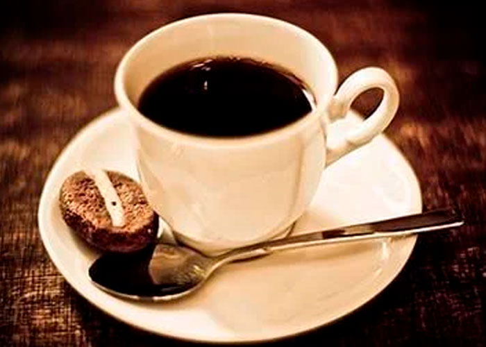 Beneficios de tomar una taza de café por la mañana