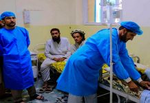 Reportan 121 niños fallecidos tras sismo en Afganistán