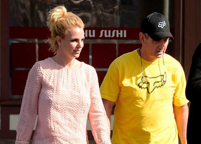 Acusan legalmente a Britney Spears por difamar a su padre