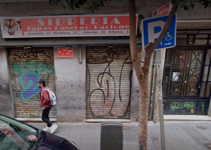 Un menor ataca a disparos al camarero de una sidrería en Madrid