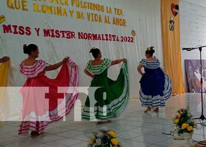 Eligen en Managua a la Miss y el Míster normalista 2022