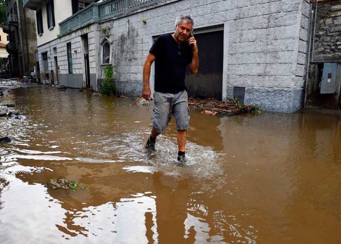 Pueblos cercanos al lago de Como en Italia se inundan por temporal