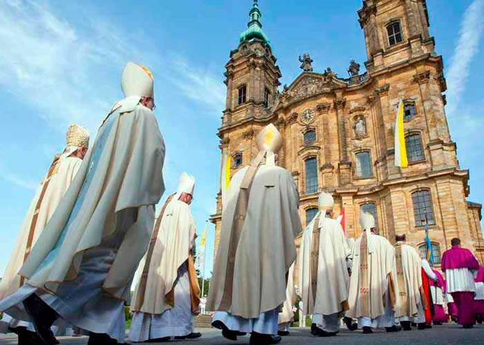 Juicio eclesiástico en Alemania condena a ex sacerdote católico