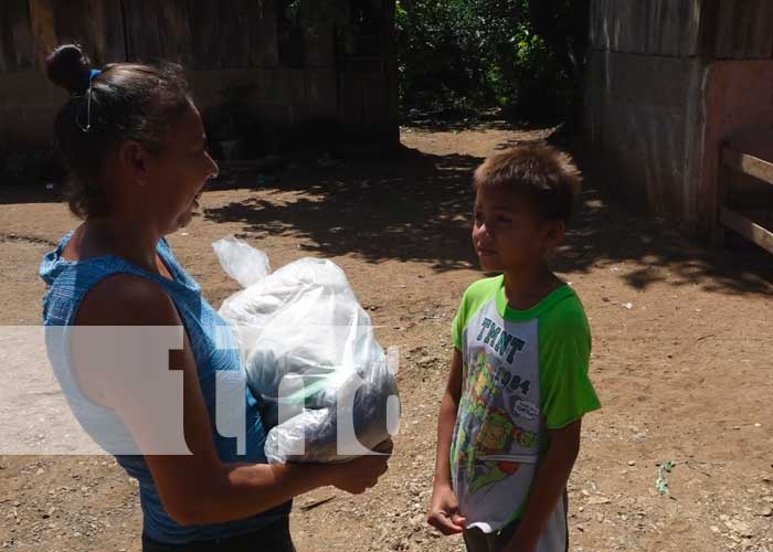 Promotoría Solidaria entrega paquetes alimentarios en Nandaime